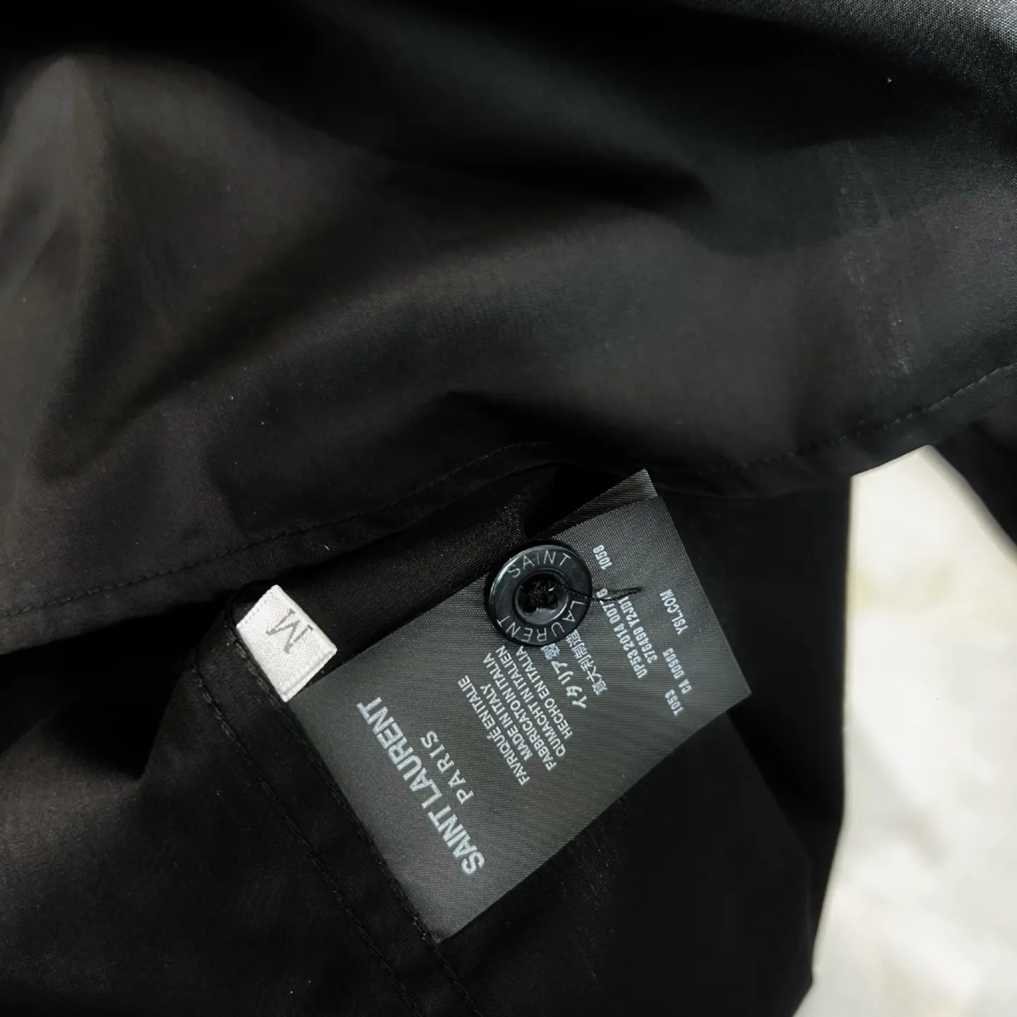 💰230 Model number The upper body is soft and comfortable, extremely delicate, and feels solid, smooth and soft. It has the characteristics of non-wrinkling fabric and an invincible feel. Perfect details. Size: S-XL